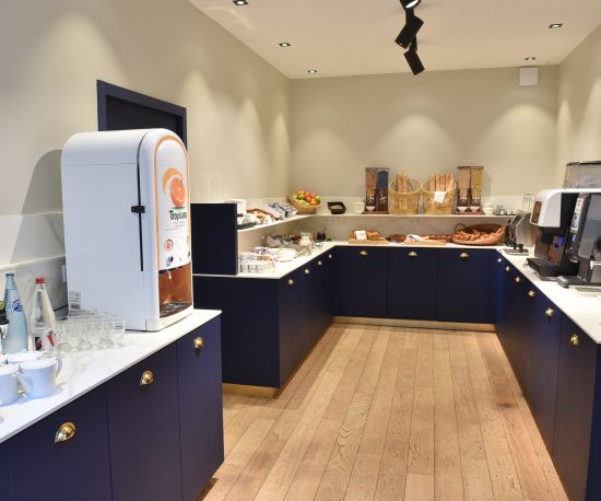 Espace petit déjeuner de l'Hôtel l'Univers Espace petit déjeuner de l'Hôtel l'Univers